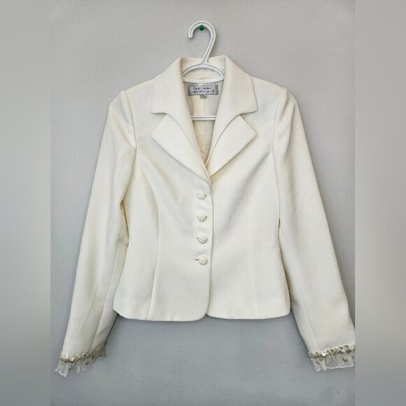 Tahari Vintage Ruffle Women's Jacket. Cream. Size 4 - Picture 1 of 15
